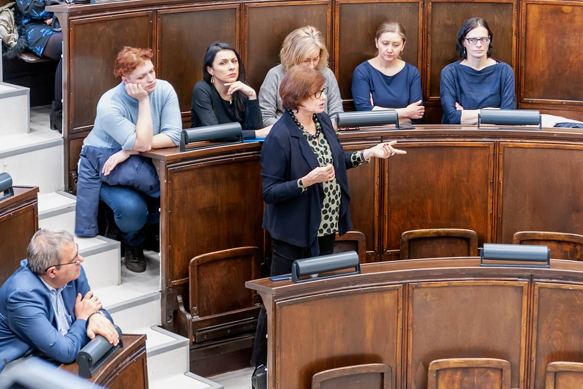 prof. Maria Sąsiadek uczestnicy spotkania umedwroc